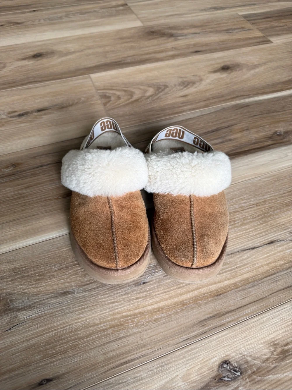 UGG Girls Funkette Slippers Chestnut Size 2K